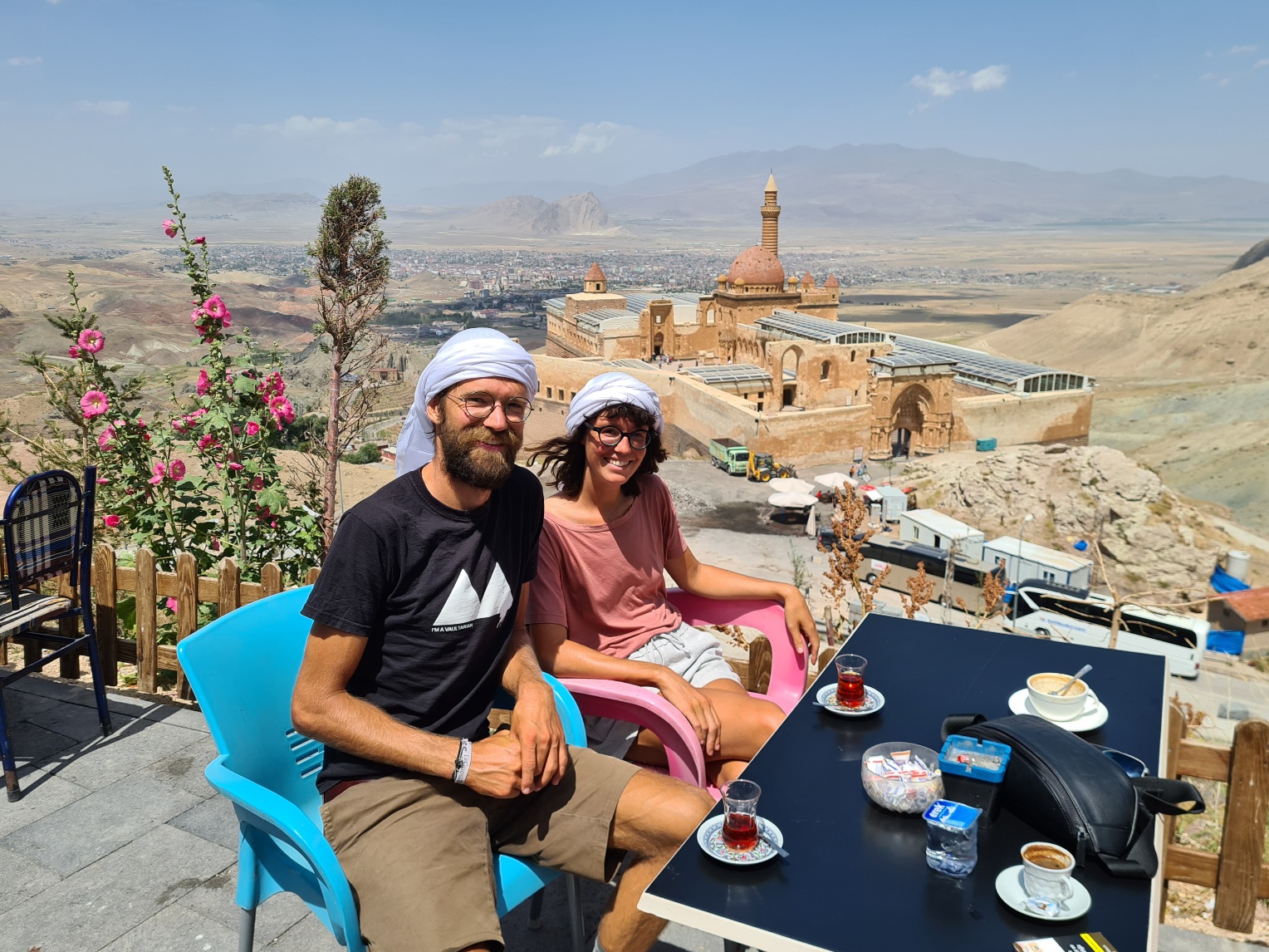 Having tea above Ishak Pasha Saray