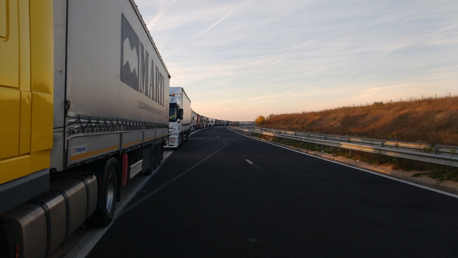 15 kilometer of trucks